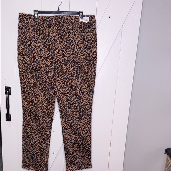 Terra & Sky Denim - Terra & Sky Leopard Print Straight Leg Jeans